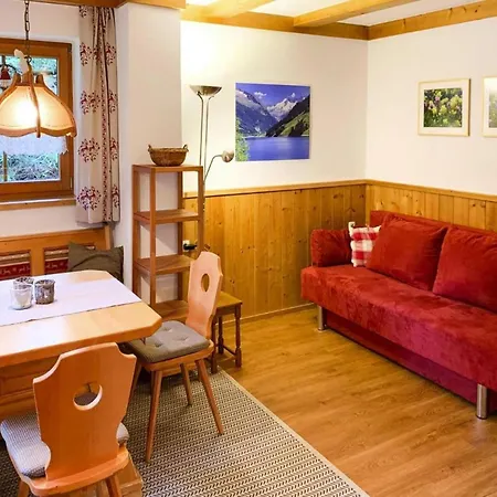 In With A Shared Sauna Apartmán *